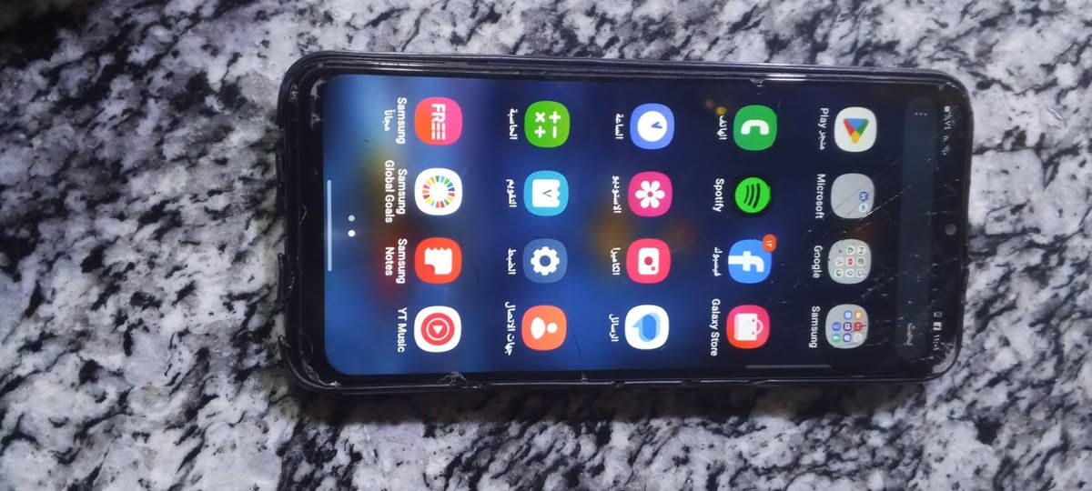 السلام عليكم موبايل سمسونك للبيع سعر 40 رقم ***********وساب
