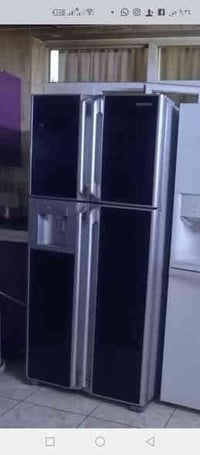 هيتاشي ٤ ابواب عملاقة ٢٨ قدم قوية جدا بتجميدها وتبريدها سعرها ٣٠٠ الف ...