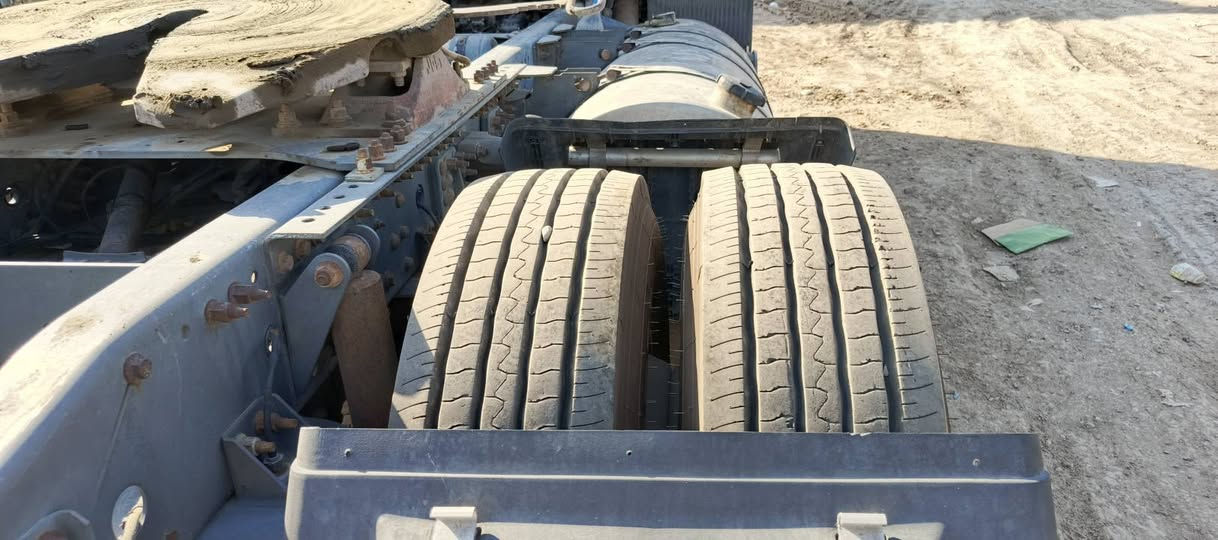 للبيع موديل 98 رقم انجليزي صلاح الدين سنويه 31 مسجل فلات ثلاث محاور دبل تاير حجم المحرك 380 كير عادي سعرها 130 وبيها مجال قليل مكان السياره بغداد سبع البور ***********/
