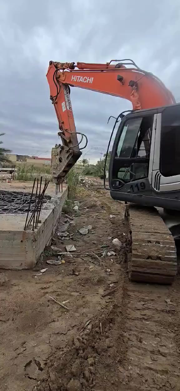 السلام عليكم اي واحد تريد سائق مال حفاره رقم التلفون ***********
