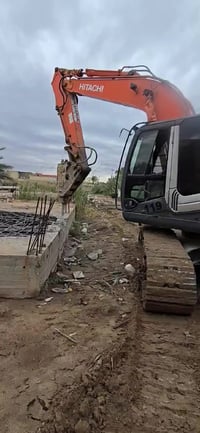 اي واحد تريد سائق مال حفاره رقم التلفون 07862609874