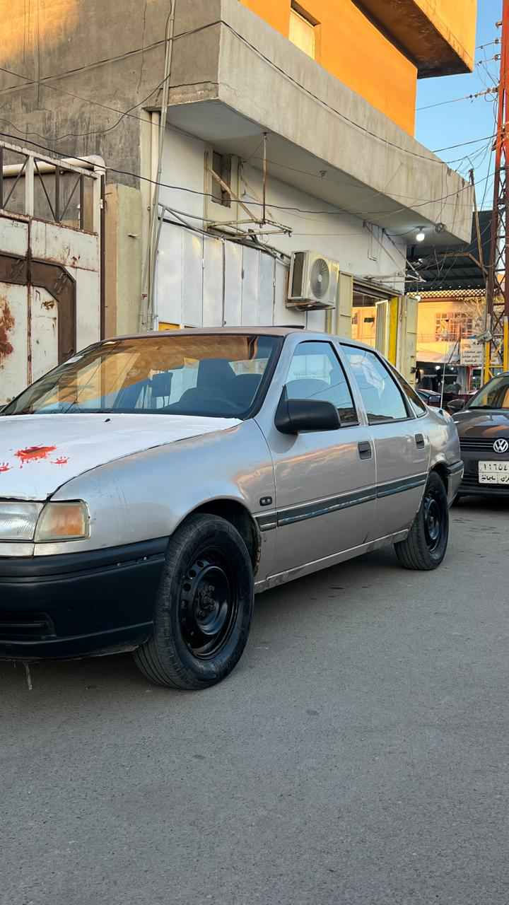 سياره موديل 1990  محرك 20 لاضربه ولا بخار سياره مابي شبر طخ كل عل بلاد حت صبغ  مملعوب بي مكفول كفال كير محرك شرط كله جديد تريد شرط تحويل رقم موبايل ***********    سعر 32 🔒 كركوك, العراق
