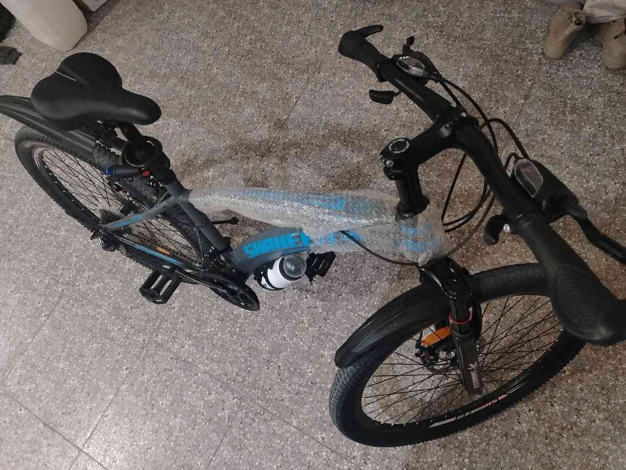 لبيع بيسكل سباق دبل امامي وهستوني كملت شده
وماطالع بس شديته وراح انشره لبيع
بريكات امامي خلفي شغالات
كيوره امامي خلفي هم شغالات
مطاره بيسكل سرعه فول
*********** مكاني نجف السعر مناسب خاص
