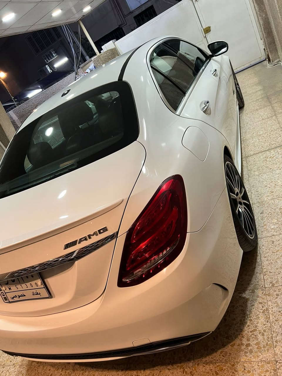 السلام عليكم
مارسيدس C300 2018 

محرك 2000 توربو  4 سلندر 

كلين بدون صبغ 

ماشيه 72 الف ميل 

المواصفات :

▪️كشنات جلد 
▪️ تدفئة ستيرن و كشنات 
▪️فتحة ( سلايد ) 
▪️شاشة
▪️بصمة 
▪️ماوس 
▪️قطعتين تبريد 
▪️تحكمات ستيرن 
▪️ مود درايف 

وباقي مواصفات المارسيدس المعروفه 

السعر : 250 ورقه 💯💯

مكان الدوره 

الرقم : ***********
