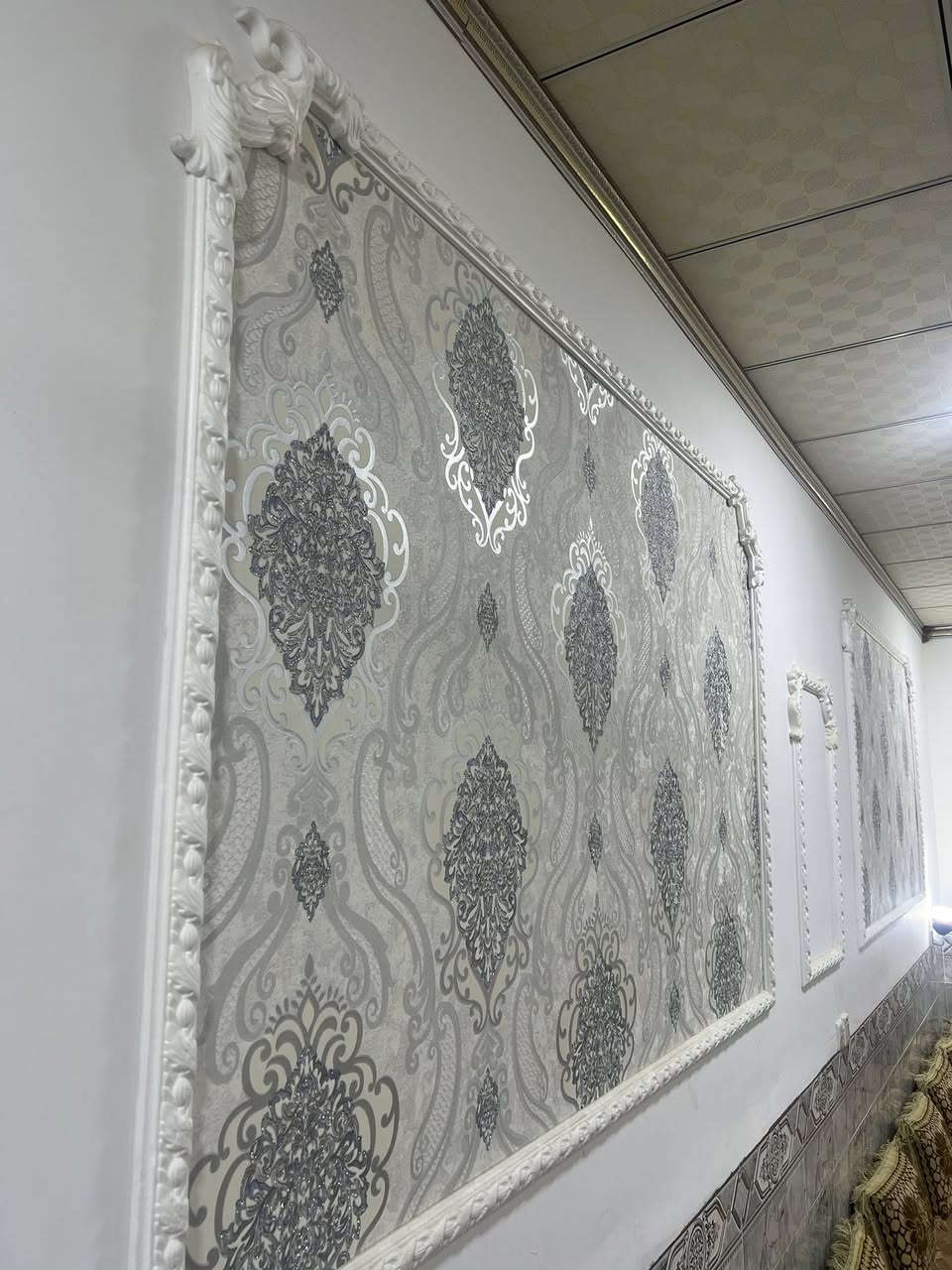 سلام عليكم 
خلفه سقوف ثانويه وديكورات وصباغ وشغل درجه اولى  متفرغ حاليا اي ستفسار اتصل ***********
