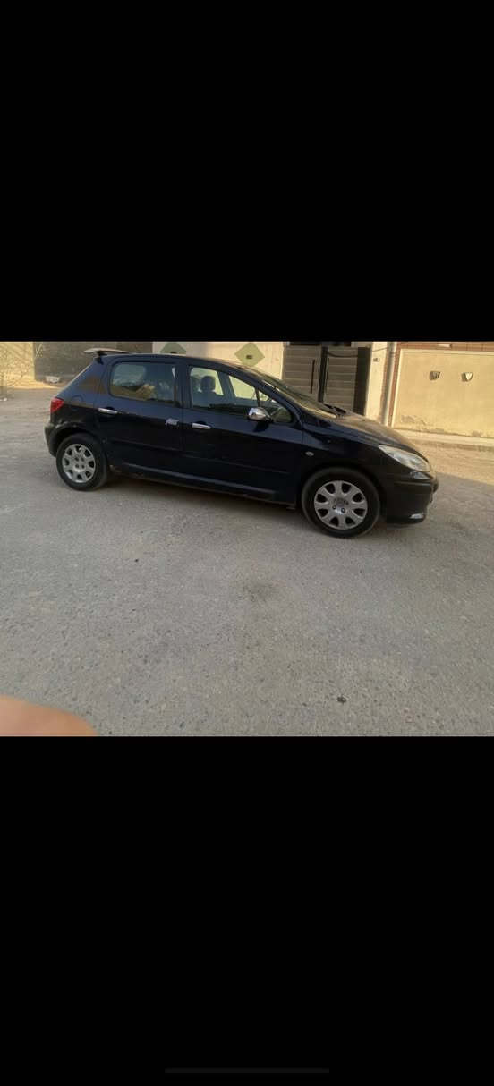 بيجو ٣٠٧ موديل ٢٠٠٦ سيارة بحاله جيده جدا مكينه كير تايرات تبريد ثلج صيانة كاملة حماوة  مع التبريد ٨٥ رقم إنكليزي باسمي مكاني الدورة تريدها ب٥٣ بيها مجال السيارة مال بيت للتواصل ***********
