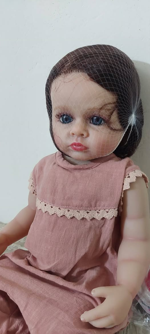 ✨ توفرت الآن لعابه بيبي سيلكون واقعية جداً ✨
👶 ملامح حقيقية 100%
👱🏻‍♀️ شعر طبيعي ناعم
👀 عيون زجاج لامعة تعطي شكل حيّ
📏 حجم كبير ومميز
🤍 ملمس ناعم جداً مثل بشرة الطفل
مناسبة للهدايا 🎁 ولعشاق الدمى الواقعية
📩 للحجز والاستفسار خاص


**إذا كنت صاحب هذا الإعلان وتريد حذفه لأي سبب، رجاءا أرسل رسالة إلى الدعم الفني**