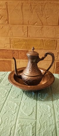 ابريق نحاس • صحن مطلي فضة