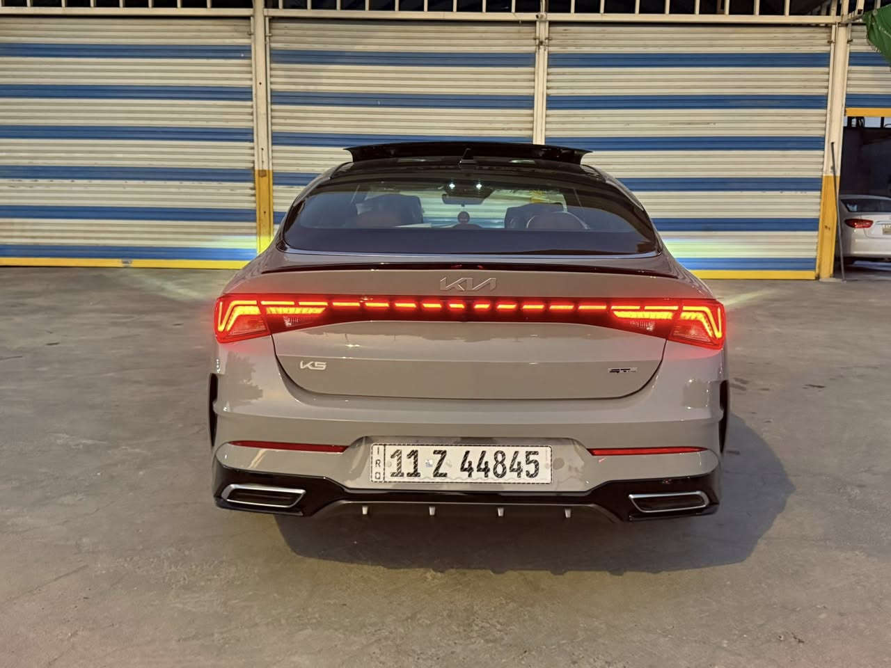 السلام عليكم كي فايف موديل 2024
ماشيه٢٨ الف بيع او مراوس برقم شمالي
مواصفات جي تي لاين 
اللون سمنتي 
مواصفات 
بصمه
كشنات تدفئة 
شحن هاتف لاسلكي 
قياده ذاتيه ؏ الخطوط السريعه
هاند بريك بصمه
تشغيل عن بعد 
مثبت سرعه 
نضام ABS
مانع انزلاق حساس أطارات 
بك لايت ليد
شاشة
كامره دوارة
رادار جانبيه
مراقبة النقطة العمياء
رادار الخطوط البيضاء 
كشنات جلد
كشن السائق كهرباء
لايتات ‏3 عدسات
نضام قياده أيكو + سبورت +سمارت +نورمال
بلوتوث + aux + usb
فول تحكم ستيرن
كير أوتو + عادي
ستيرن حرف. Led D +  زينون
توقف ذاتي عند الرجوع
صندوك بصمه
‏AUTO HOLD
تصميم خارجي رياضي
نظام الملاحة
مصابيح خلفية LED
مصابيح ضباب LED
لاسلكي Android Auto 
الحادث خفيف ومصلح بارد 
صبغ قطعة وحدة فقط جاملغ امامي
بدون ايرباك السيارة كلها ليبل واحد
صور الحادث مع صور التصليح داخل المنشور
السعر١٩٥ للاستفسار الاتصال
ع الرقم ***********
مكان السيارة نجف
