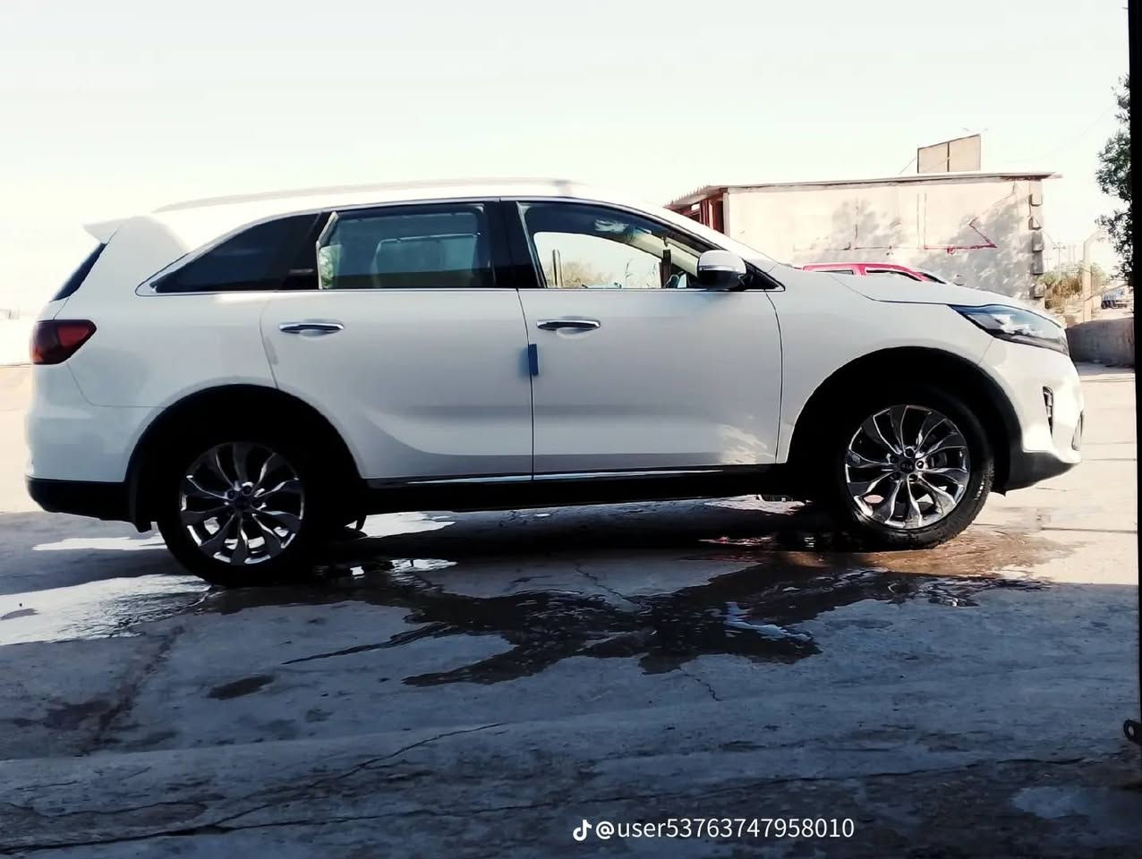 السلام عليكم للبيع
كيا سورنتو موديل 2020 

🔥 مواصفات 🔥 
خليجي 
6 سلندر
بصمه تشغيل 
كشنات جلد 
كشن كهرباءي متحرك 
شاشه كامره دواره 
حساس خلفي امامي
تحكم استيرن جهتين 
مري شفط 
اشاير بالمري 
جنطه كهرباء
 لايت لد زنون 
دبل شباك
 7 راكب 
3قطع تبريد 
سيارة كفالة عامة 
رقم قادسيه مداور ثاني يوم 
سياره جديده وجاهزه مكينه وكير وتايرات وتبريد
الاستفسار 

***********
