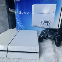 سلـَلا عـليكم .. بلي 4 اكـس سـلم ..  ذاكره 550.. مهكـر يتسع 10 العـاب ...