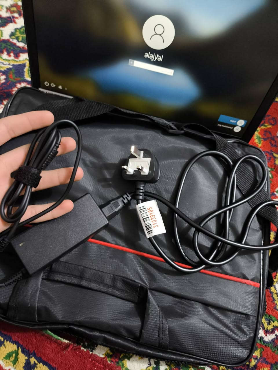 حاسبه نوع DELL. INC للبيع
حاسبه DELL نظافه ١٠٠٠ شخط واحد ما بيها لون اسود طافي كامل الملحقات ، 
نظام التشغيل Windows/system 32 
طراز النظام : Latitude 5580 
نوع النظام : x64-based PC 
4 المعالج (المعالجات) المنطقي  
RAM 8 . 
للتواصل: *********** .
