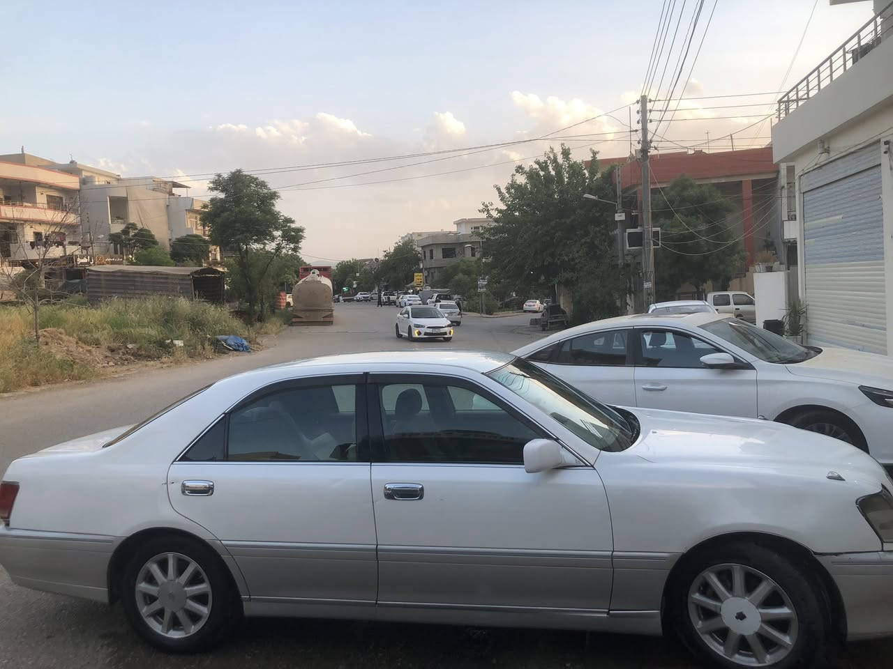 مەلیکەی موسی  ١ دوگمە ی ئۆتۆماتیک
پاکو جوان  
گێڕو مەکینە بێ عەیب 
تەبریتی ساردو گەرم 
چوار ویلی جوان
بێ تەقەو  ڕەقە  
لە سلێمانی 
نرخی ٤٥ $ و معامەلەیەکی کەم 
***********
