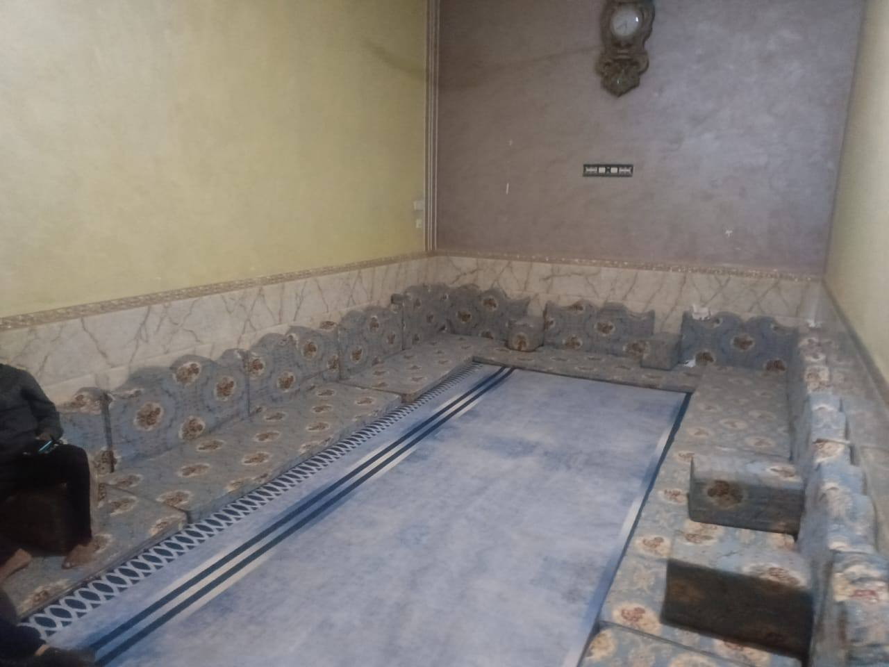 امتلك منزل احلامك 🏡🏠..  
بيت زراعي للبيت..  200م
ع شارع تبليط قريب ع الطابو كلش بيت مرتب.. 
بناء طابوگ.. كونكريت
المكان خنيطله.. 
البيت طابقين بناء حديث متعوب عليه.. 
الاستفسار اكثر خاص او ***********
