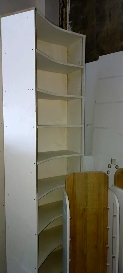 للبيع رفوف نوع خشب كتير نظاف
عدد الكبير 5 الصغير 3
اربيل ***********
