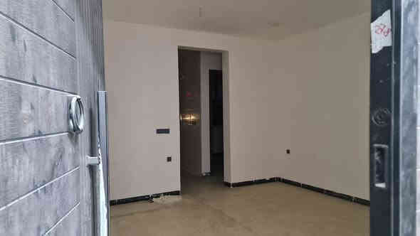 شقق للاجار شارع المغرب طابق اول وثاني عوائل فقط  غير مسكونه سابقا. تفاصيل عالخاص او***********
