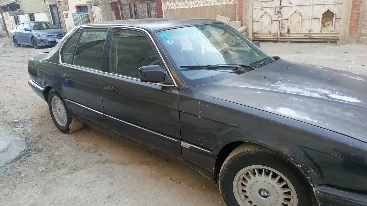 سلام عليكم من رخصت لادمن بي ام 92 سياره بلاديه تبريد شغال سنويه بسمي كير مكينه مكفولات مكاني بغداد التاجيات *********** السعر 38
