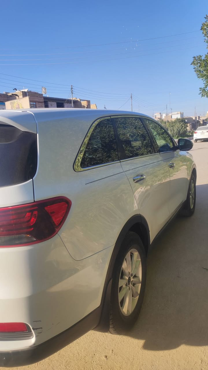 السلام عليكم .. 

سورنتو موديل 19 

وارد امريكي 

ضربتها فقط بنيد والباقي كفاله + الصور موجوده

دواخل لونين 

7 راكب

محرك اربعه سلندر 2.4 gdi (مامفتوح)

باقي المواصفات الي متعارف عليها

السعر 180$ 

مكان السياره ناصريه .. للاستفسار اكثر  //  ***********
