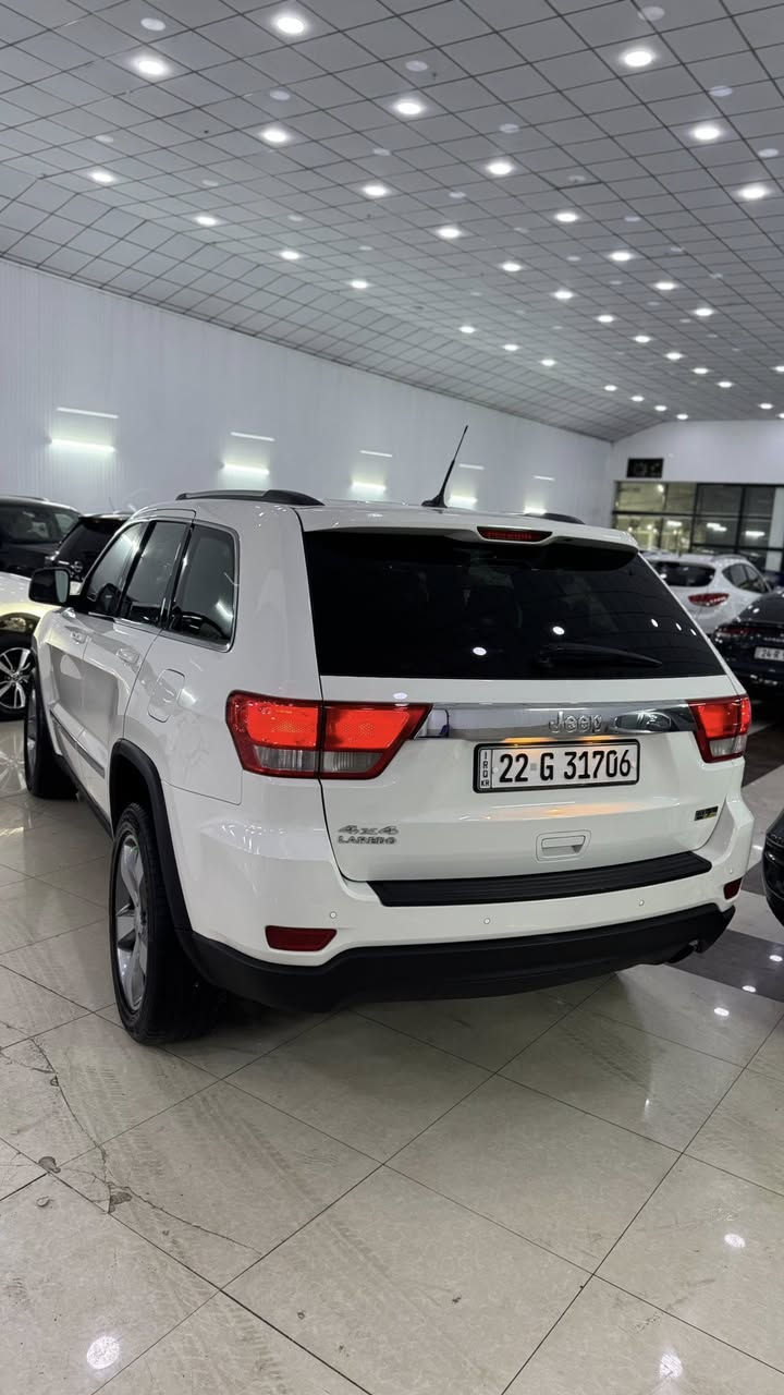 جيب لاريدو موديل 2012
سيارا فول فول بس ماعادا بانوراما
كوشين كهرابايي شاشا كبير بسما4x4
سيارا بيا جاملغ كدام شبر بونيت بدون دواخا 
بدون ارباك بشرط 
مكينه كير مامفتوح بشرط 
ماشي ١٧٠ خقيقي 
راقام سنوي جديده بسمي سيارا
واتس اب فايبر موجوده
مكان سيارا اربيل شارع ١٠٠ داخل معارض
***********
