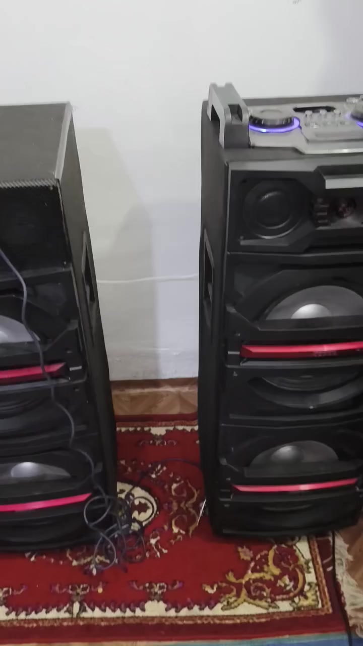 السلام عليكم سماعات ديجي شغاله تمام صوت عالي جدا باقي التفاصيل بالفيديو السعر ١٠٠ ألف بيهن مجال مكاني ام الكبر والغزلان لا يوجد توصيل


**إذا كنت صاحب هذا الإعلان وتريد حذفه لأي سبب، رجاءا أرسل رسالة إلى الدعم الفني**