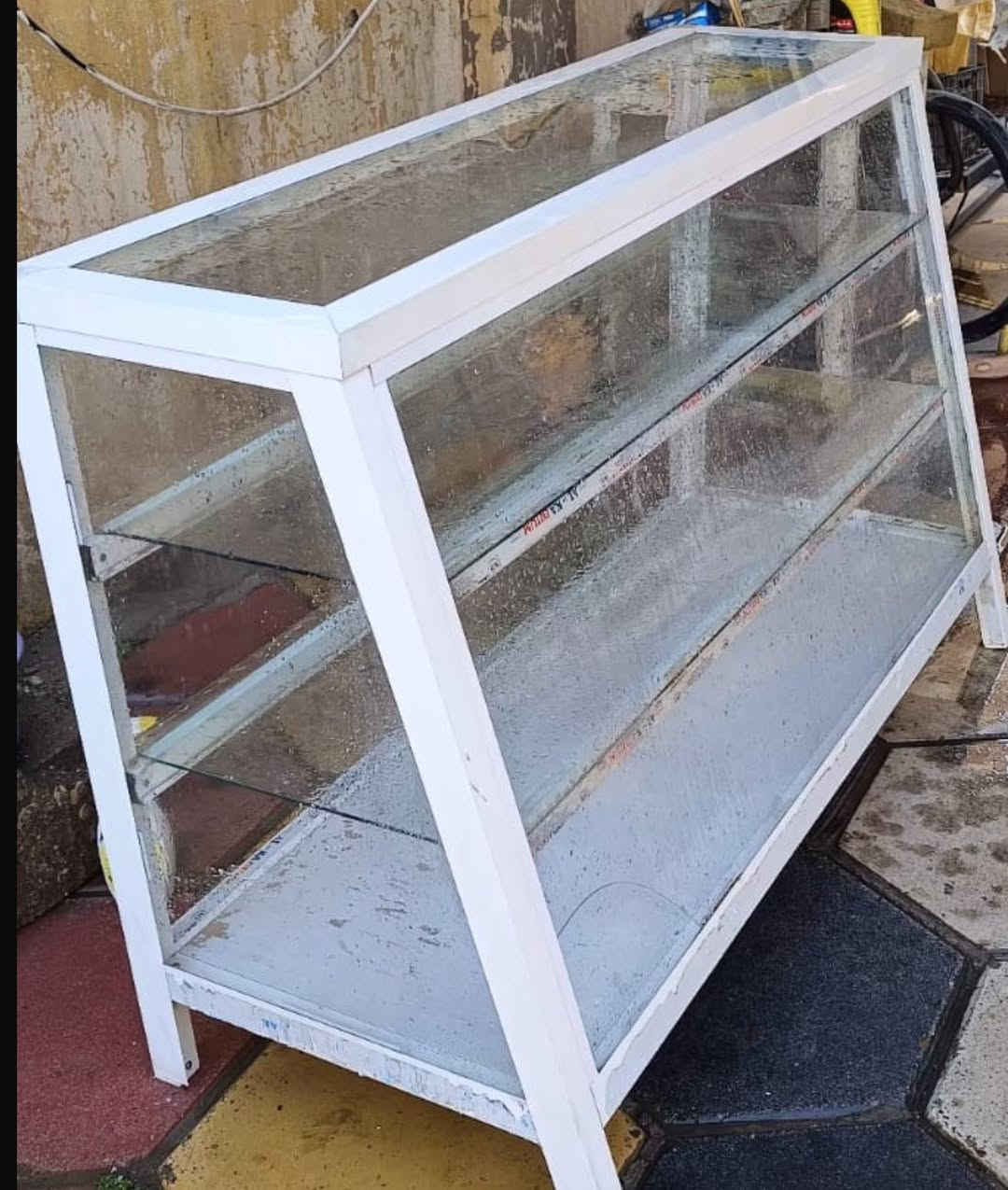 فاترينا للبيع للاتصال 
واتساب مفتوح:***********
موقعي بغداد الاعظمية
