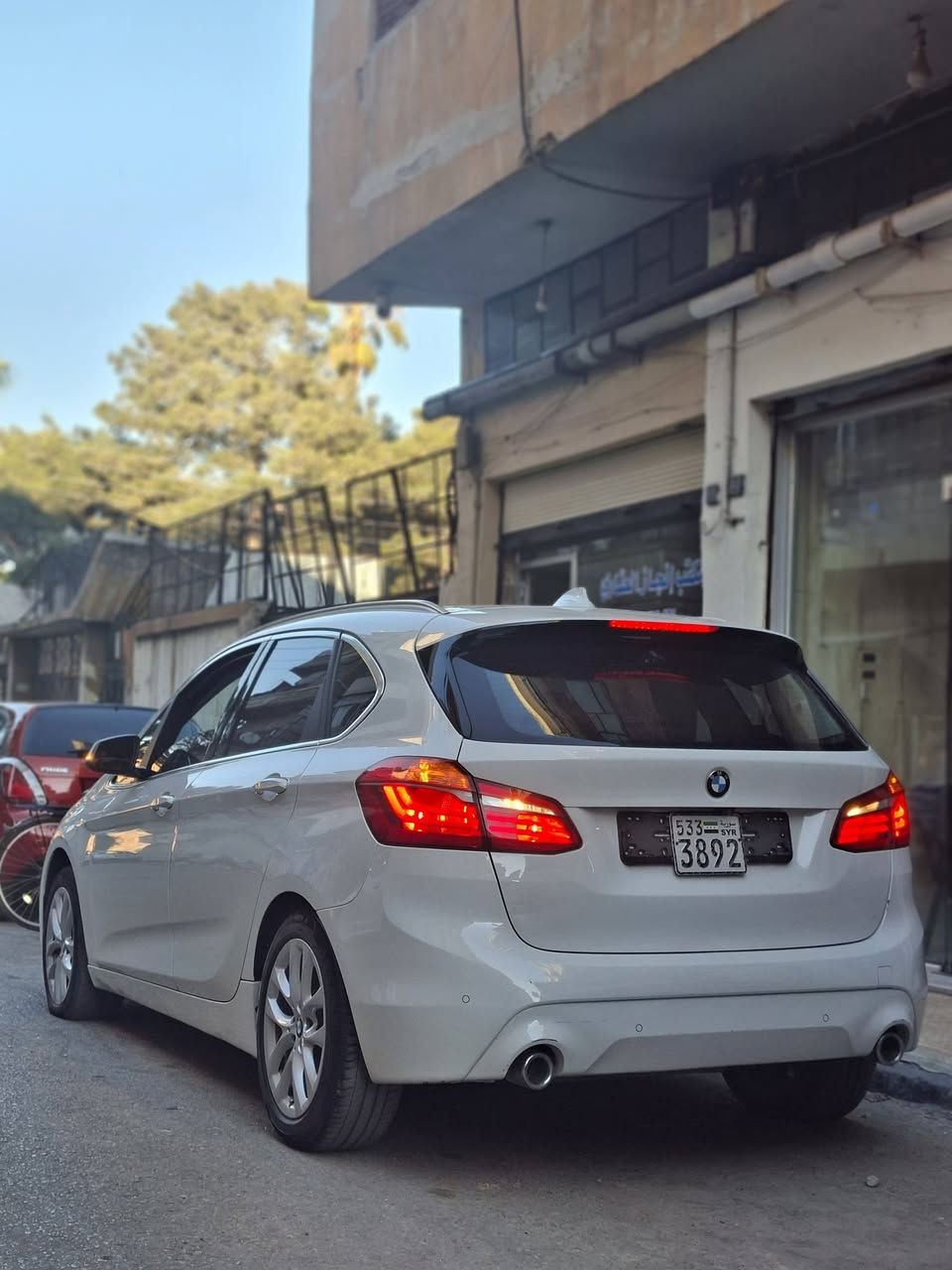#يارب
#مكتب_اللورد_للفخامة_و_الصدق_عنوان  

#نوع_السيارة : BMW x1

#سنة_التصنيع : 2020

#سنة_التسجيل: 2026

#المواصفات :
🟢 رقم 1 ،أكمل وصف من فئتها
🟢بصمات داخلية و خارحية
🟢بانورما 
🟢تحكم طارة كامل 
🟢مثبت سرعة
🟢مانع أنحدار_مانع أنزلاق 
🟢أضوية led أمامية، خلفية
 🟢فرش جلد 
🟢12 بالون 
🟢فرام كهربا 
🟢حساسات و كميرات أمامية_خلفية
🟢جنط كبير 
🟢بلور_مرايا كهرباء
🟢 

#نوع_المحرك : 4 سلندر , 2000turpo , ديزل  

#الحالة_الفنية :  خالية العلام من الداخل  و السقف و الخارج ، السيارة ليست بحاجة أي مصروف  

#ماشية : 1000 KM 

#موقع_المكتب : حمص ، كرم الشامي (طريق الشام) بجانب فندق بسمان ، مدرسة صفوان الصباغ 
#للمزيد_من_المعلومات_الأتصال_على_الرقم_التالي : 0956321561 أبو محمد
#للمزيد_من_المعلومات_متابعة_صفحة_المكتب : https://www.facebook.com/share/18qMM3qAqA/


**إذا كنت صاحب هذا الإعلان وتريد حذفه لأي سبب، رجاءا أرسل رسالة إلى الدعم الفني**