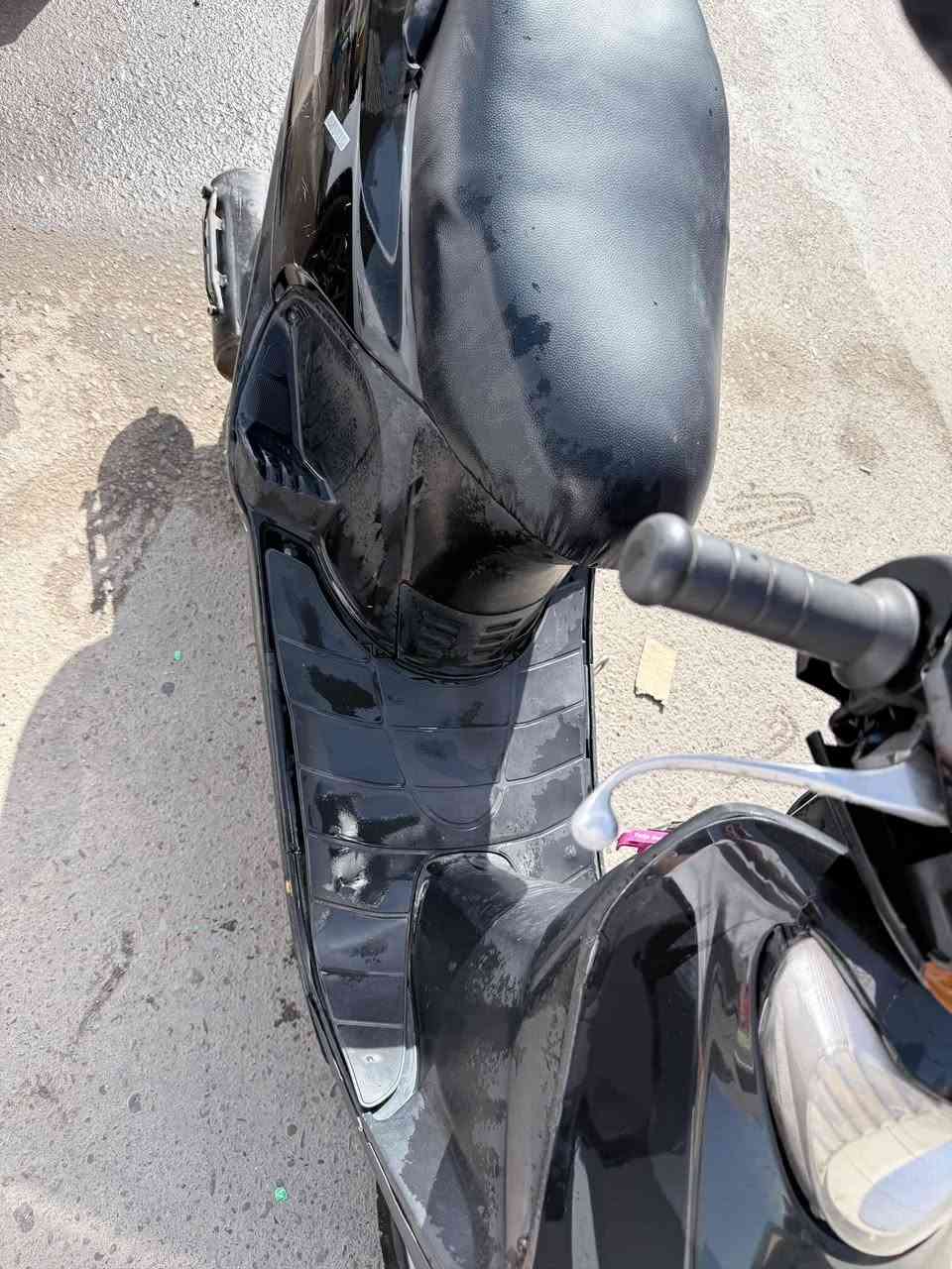 السلام عليكم 
دراجه سبيسي للبيع شغاله كامله
السعر 450 وبيها مجال مكاني بغداد للاتصال ***********

بكاني بغداد
