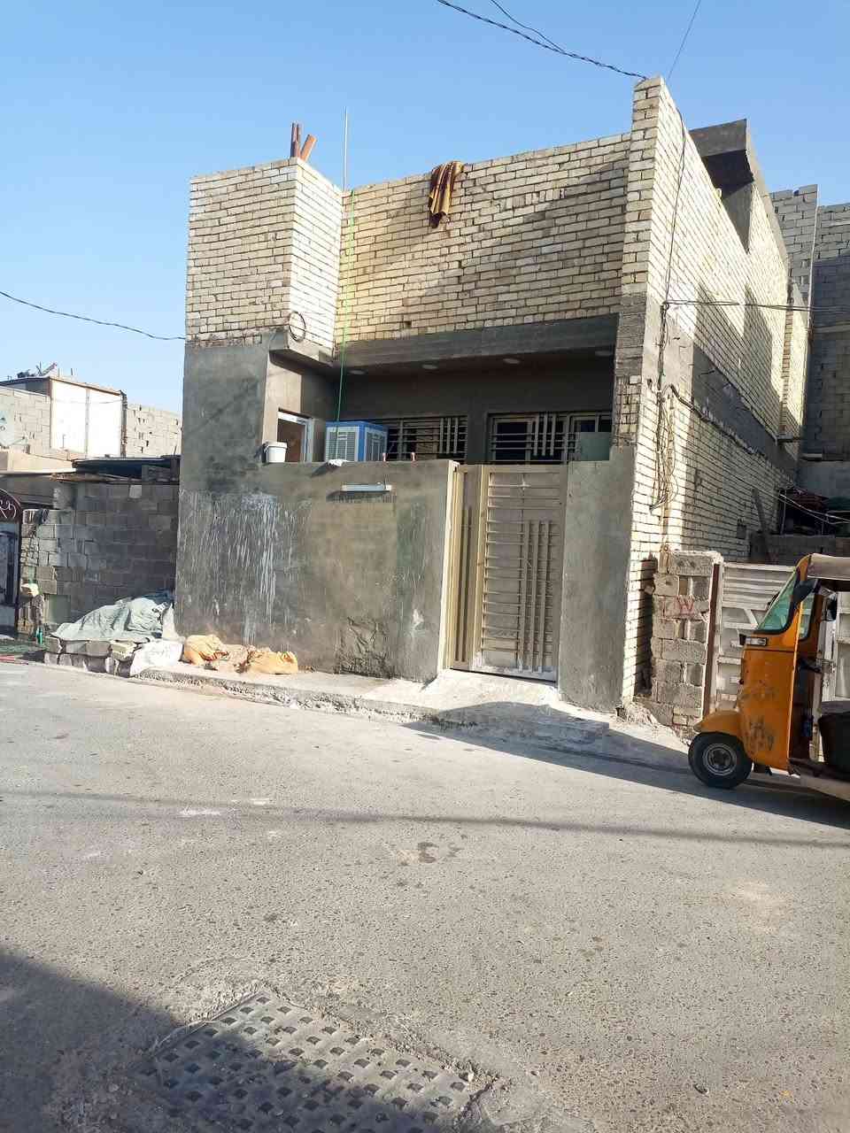 بيت لبيع مساحه82
بناء جديد
العنوان حي النصر الشارع الاول
استقبال صاله غرفه حمام وتواليت غربي
الطابق الثاني صاله غرفه وتواليت وحمام سويت
نوع الارض.  تجاوز
السعر 75 وبي مجال
الستفسار اكثر    ***********
