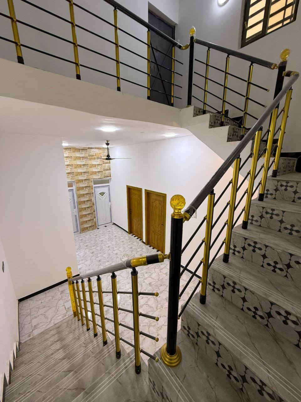 جنس العقار طابو ملك صرف زراعي بسم عراقي اصولي سند ٢٥
#المساحه  105 متر 

يحتوي البيت على غرف  منام2
و ديوان
و مطبخ 
او مناور
و صاله و وصحيات داخلي وخارجي 

العنوان بصره ابي الخصيب محيله دورة ام زباله 30 متر عن التبليط
موقع راقي 😎 

جميع الخدمات متوفره ماء كهرباء شارع 8 
شغل البيت كله درجة أولى

السعر58 و بي مجال للشراي
للاستفسار ***********
