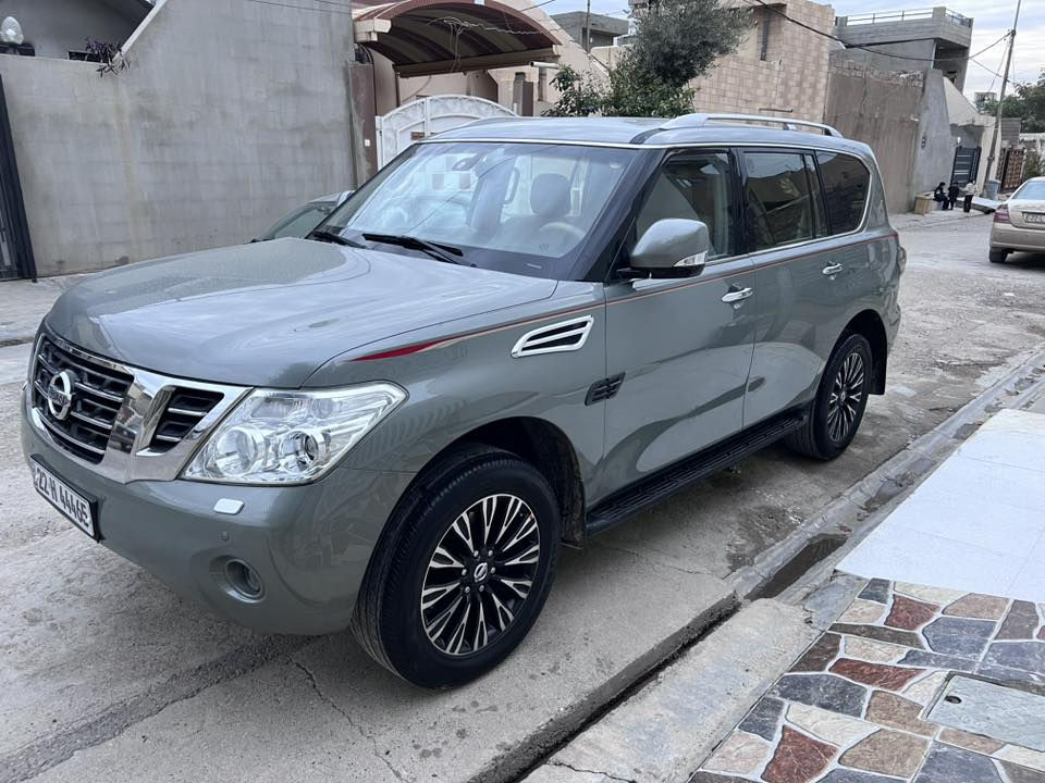 بترول خليجي 2012
لون راقي الأخضر زيتونى
محرك مرغوب  SE
بدون صبغ وحادث كلين تايتل
كير ومحرك بشرط ما مفتوح
رقم وسنويه جديد وبأسمى 
سعر ٢٤٥
***********
***********
