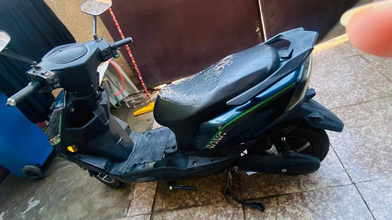 سلام عليكم دراجه شحن ست بطاريات بطارياته نص عمر بالشحنه الوحده تمشيك ٢٠ كيلو للبيع بسعر ٣٥٠ وبيه مجال مكان الدوره للتواصل ***********
