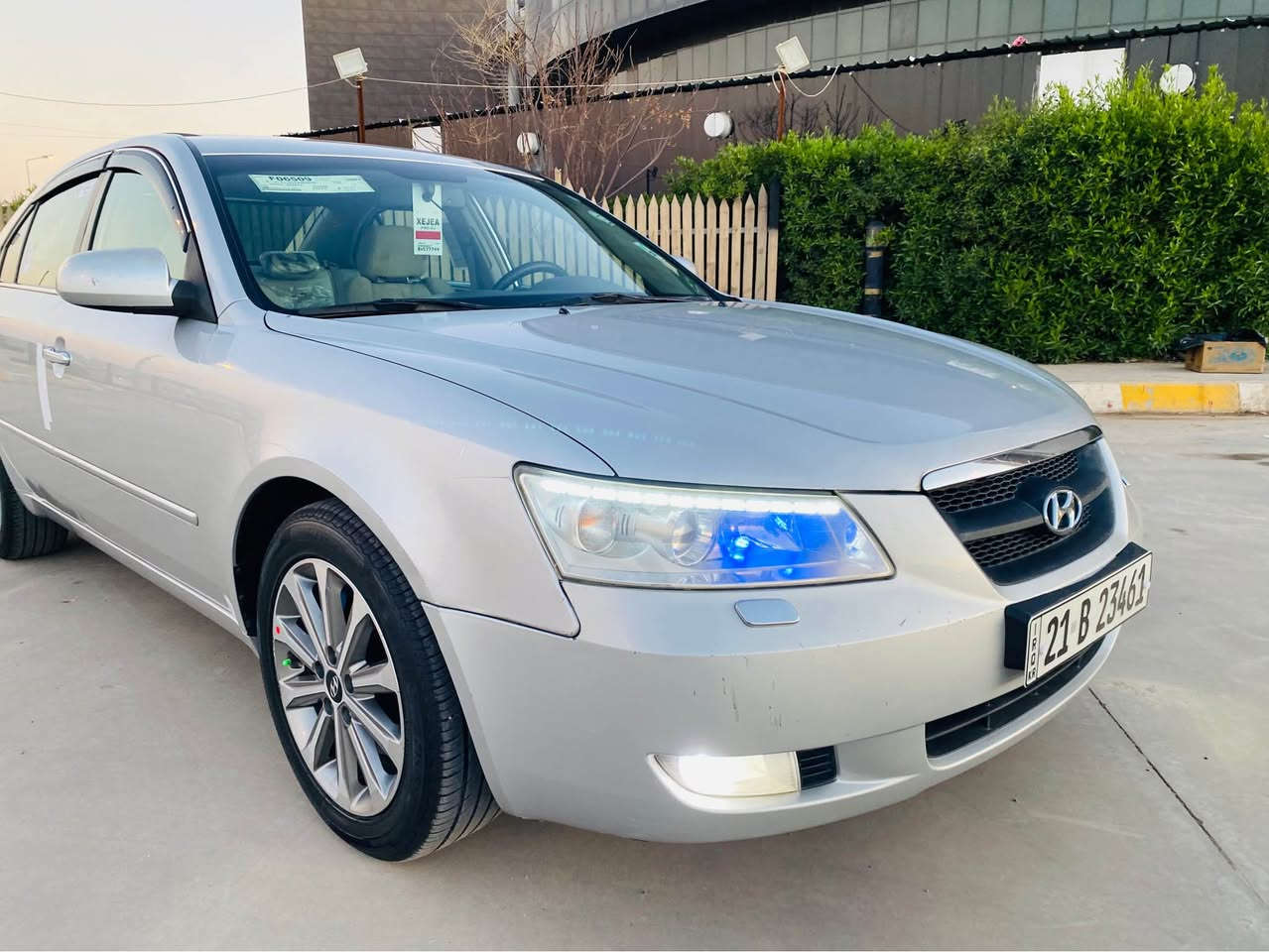 سوناتا خليجي 2006 رقم سليمانية 21
حجم المحرك V6 ستة سلندر  مامفتوح 
كير ومحرك وكالة شرط بدون صوت وصرف وبخار
سنوية ورقم وهزة وبراد كلها جديد 2028 شهر ال 8
طخم تايرات جديدة ( لوك )
ويل كروم حجم ( 17 ) المرغوب عدد 5 
دشبول لوك غرفة السيارة وكشنات نظيفة جداً 
دشبول وبردات مطعم صاج بلادي
يدات الأبواب نيكل بلادي
بصمة تشغيل 
 سقف سلايت روف
شاشة وكاميرا خلفية 
تحكم استيرن طرفين
حساسات دعامية خلفية
كشن جك / بلاجيكتور زينون
منظومة لايتات زينون اصفر 
كهربائيات شرط تبريد ثلج  ❄️ 
طخم صدر حدادية شرط
سيارة جاهزة 100 % احلى من الصور 
سيارة بدون صبغ فقط باب السائق مبدل 
آسيا واتساب ***********
كورك             ***********
شرط التحويل والغرامات او وكالة
سيارة باسم ولد صديقي موجود  بكركوك
مكاني كركوك إسكان قرب مستشفى أزادي
 سعره 99 $ ومجال للطيبين
شراي خابر وتدلل
•••
® كركوك, العراق
