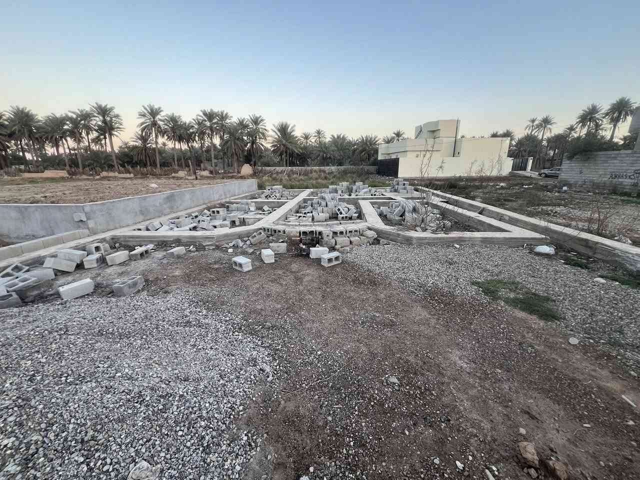 قطعه رباط كامل بس تبني عليه مساحه ٢٦٠ متر 

وجهيه ١٣ نزال ٢٥ ح العصري زراعي سند ٢٥ 

بناء كله جديد يمه ***********
