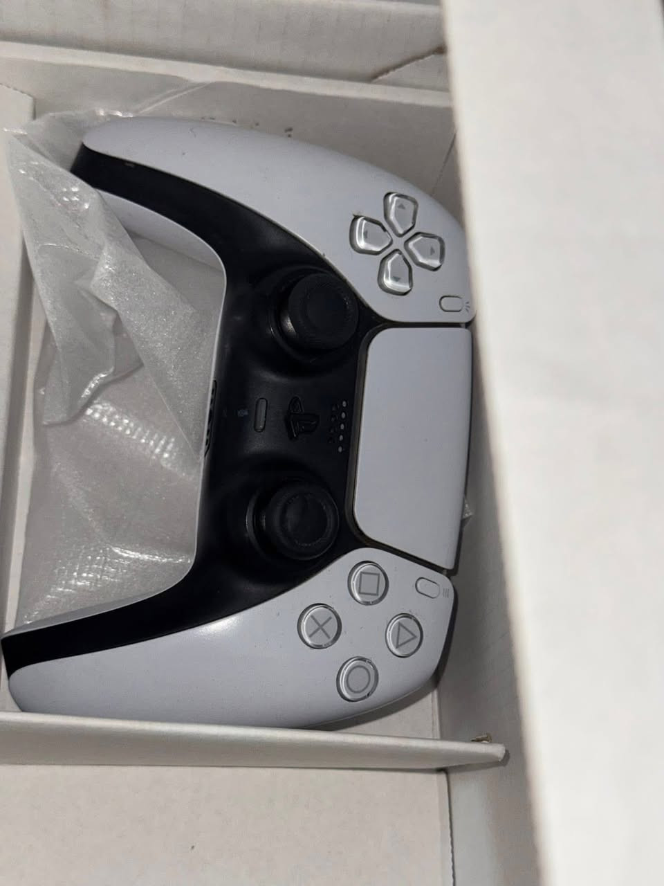 بلي5 فات نسخة القرص نضافة 100% وطبعا ما مفتوح مع كافة ملحقاته الاصلية والكارتون ❤️

كذلك يحتوي على 23 لعبة مملوكة وبعضهن محملات جاهزة والقسم الثاني بمكتبة الالعاب شوكت ميعجبك تحمل منهة 🔥

الالعاب 👇

1- Spider man 1 remastered
2- Spider man miles morales
3- The last of Us 1
4- Assassins creed Valhala
5- Assassins creed origins
6- Assassins creed odyssey
7- Mafia 1
8- Mafia 2
9- Mafia 3
10- Ghos recon breakpoint
11- Mortal kombat 11
12- Battlefield 1
13- Need for Speed hot pursuit
14- Watch dogs legion
15- The division
16- The witcher 3
17- Metro exodus
18- Metro redux
19- Metro 2033
20- Farcry 5
21- Farcry new dawn
22- Star wars battlefront
23- Unravel 2

السعر : 640 الف 🔥

*توصيل متوفر لكل المحافظات العراقية ❤️


**إذا كنت صاحب هذا الإعلان وتريد حذفه لأي سبب، رجاءا أرسل رسالة إلى الدعم الفني**