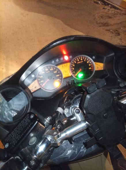 سلام عليكم 
رجائن مو شراي لا تراسل
للبيع 
فورزه اسرائيلي لون مميز
ماشيه 46الف
محرك كفاله 
كير شغال 
كهربائيات شغاله 
دراجه نضيفه عوزه ملاحظات بسيطه
سعر 1250 مليون وربع وبيه مجال بسيط للشراي
مكاني ناصريه قضاء رفاعي ماعندي توصيل 
رقمي ***********
