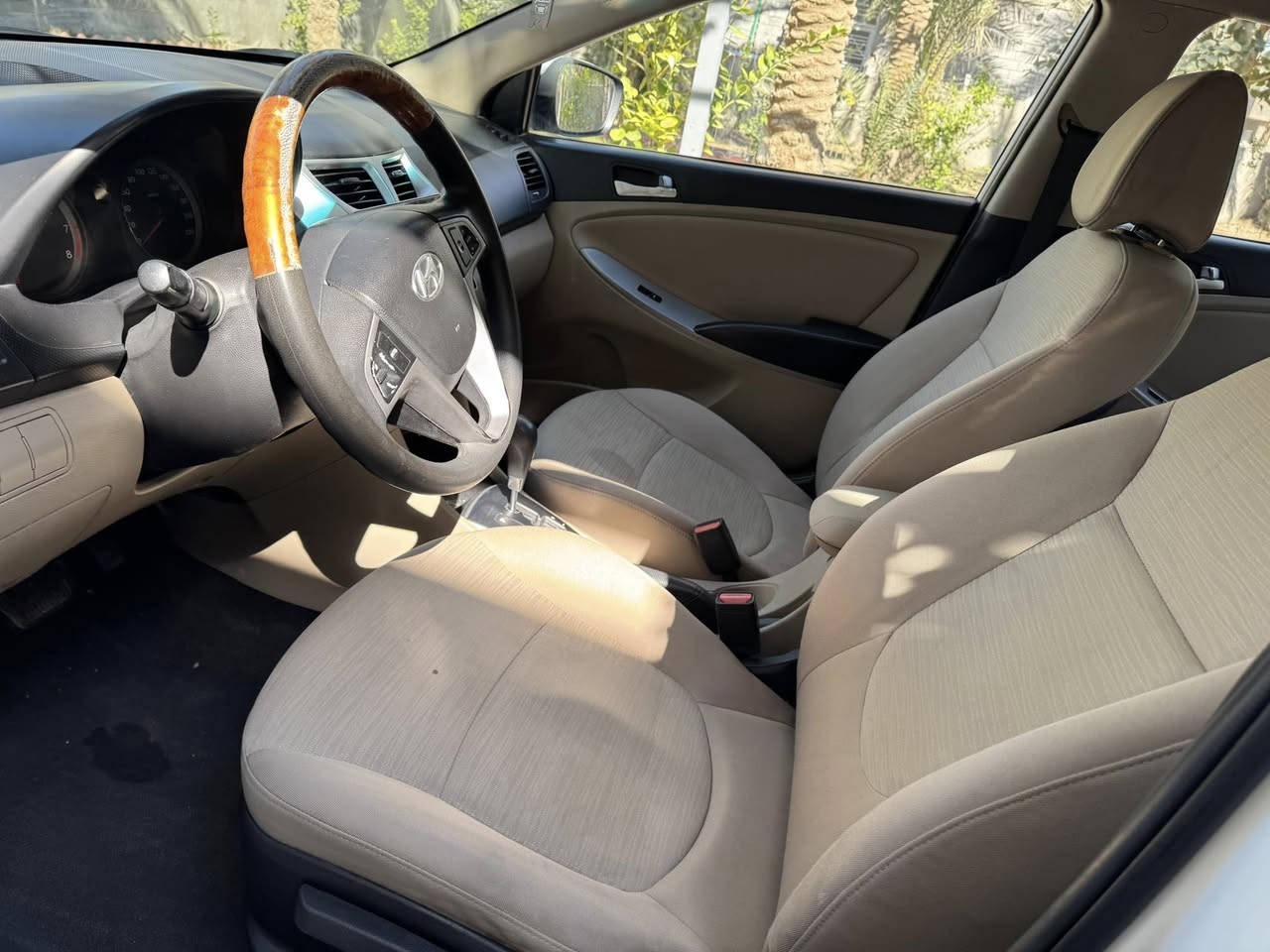 يالله السلام عليكم اخوان اكسنت موديل ١٦السياره اخوان فول موصفات محرك ١٦٠٠جديد فتحه تحكم ٥تجوات. المهم بعد بيها موصفات هيه فول اخوان معروفه بعد السياره جاهزه ع آخر حبابه الف ماتصرف عليها وكلشي بيها شغال ع شركه رقم بغداد دولي تحويل مباشر سنويه لل٢٩اخوان صبغ قطعه ونص فقط بدون اي دواخل المكان كربلاء الحسينه السعر ١٠٥وبيها مجال لاستفسار اتصال فقط ***********
