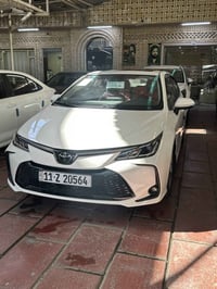 كورلا 2025ماشيه 8000كرسي كهرباء كفاله من كلشي داخل احمر بيها فقط يم جا...