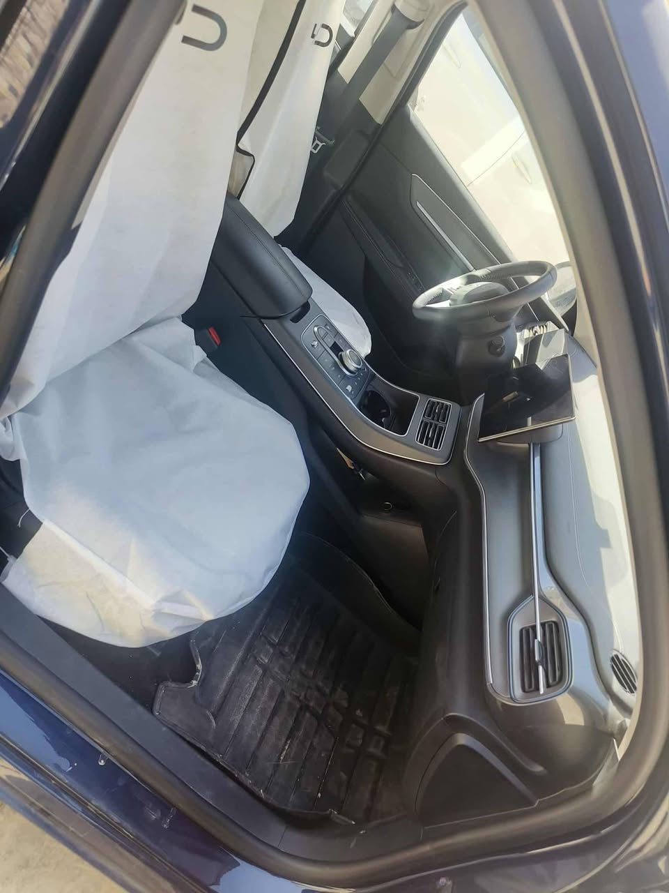 للبيع byd ديستروير موديل 25 ماشيه 13 الف و 700 رقمها بغداد باسمي كفاله عامه عدا بارد خفيف بداية الجاملغ الامامي الايمن وتكحيل كارت مواصفات الستندر المعروفه تشغيل عن بعد شاشه قلاب وبصمه تشغيل وابواب وكشنات جلد وهاندبريك بصمه وكير ماوس ووضعيات قياده وتحكم ستيرن وقطعتين تبريد مكاني بغداد وسعرها 19 مليون وربع  رقمي ***********
