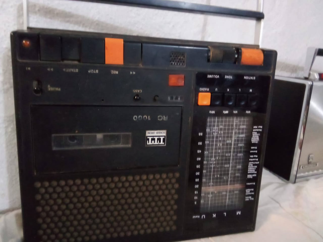 السلام عليكم مجموعة راديوات نظيفة للاستفسار ع الخاص او واتساب ع الرقم ***********
