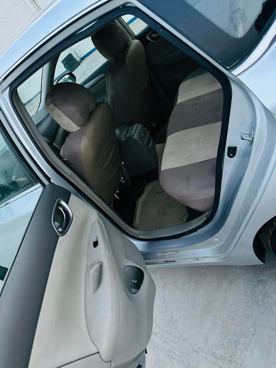 نيسان سنترا خليجى 2015 
بشرط كير محرك تبريد 
مكفوله مابى صبخ 
سياره جديد مابى نقص 
سعر 108 شويه مجال

***********

نيسان سنترا  خليجى 2015 
بوياخى هيج نيه زور جوان و باكى ماوتوه  نوقسانى هيج نيه بشرتى گيرو مكينه و تبريد كالار, السليمانية
