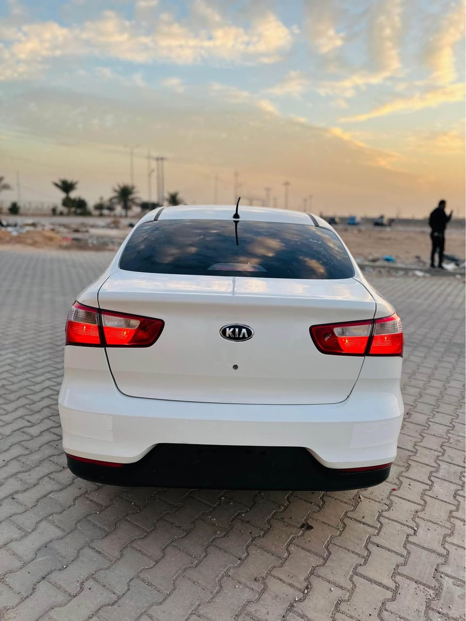 السلام عليكم للبيع كيا ريو موديل ٢٠١٧ وارد خليجي رقم اربيل مداور شوكت ماتريد مكينه ١٦٠٠ مكينه وكير وحداديه وتبريد وتتفىه وتخم تاير كله جديد سياره نضيفه وجاهزه واحله من الصور بيها قبق جنطه مبدل اصلي نفس الون ومكانين بارد والباقي كفاله مكاني نجف سعر٨٧ورقه بيعا مجال حك جيتك *********** النجف, العراق
