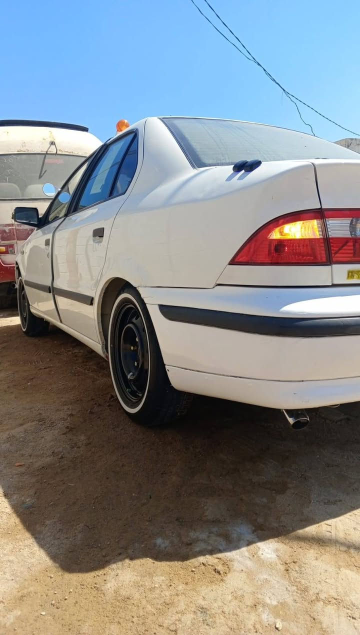 سيارة سمد مديل  2012 رقم جديد امصفره هيئا غرامه جديده خاليا من عطلات دواخل حداديه سليمه السعر 52 بيها مجال بعد المعاينه الاستفسار عل رقم ***********
