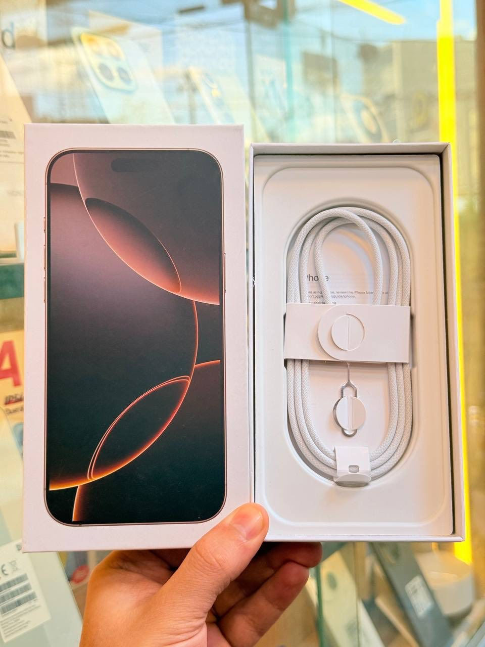 أيفون16 برو ماكس عربي شرق اوسط  ذاكره 256 بطاريه 96اعتبره فاتحه بيدك من كارتونه ممبدل بي شي مع ضمان 5 ايام نضافه 100‎%‎ كامل ملحقاته  وتر بروف عل حاسبه كله نورمل مكاني بغداد البياع شارع 13 مركز الريس للموبايل 
⭕️متوفر اقصاد رافدين منصه ⭕️
السعر مليون و350  الف
 ***********
