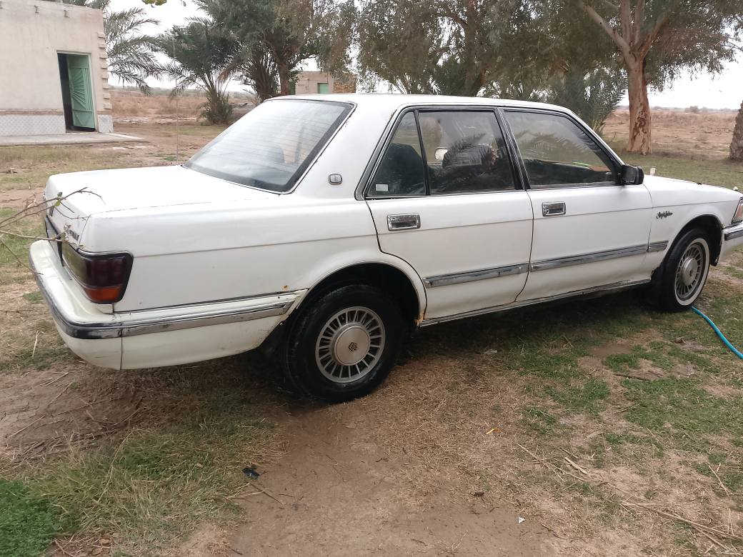 سلام عليكم للبيع سيدان موديل 88 رقم دولي بغداد تايرات جدد حداديه جديده تبريد شغال سنويه مجدده 2030 مصبوغه حزام مكفوله من نقل الجثه والعيب الشرعي مكينه وكير مكفول السعر 45 وبيها مجال قليل العنوان ذي قار الغراف  لاستفسار الاتصال على الرقم ***********
