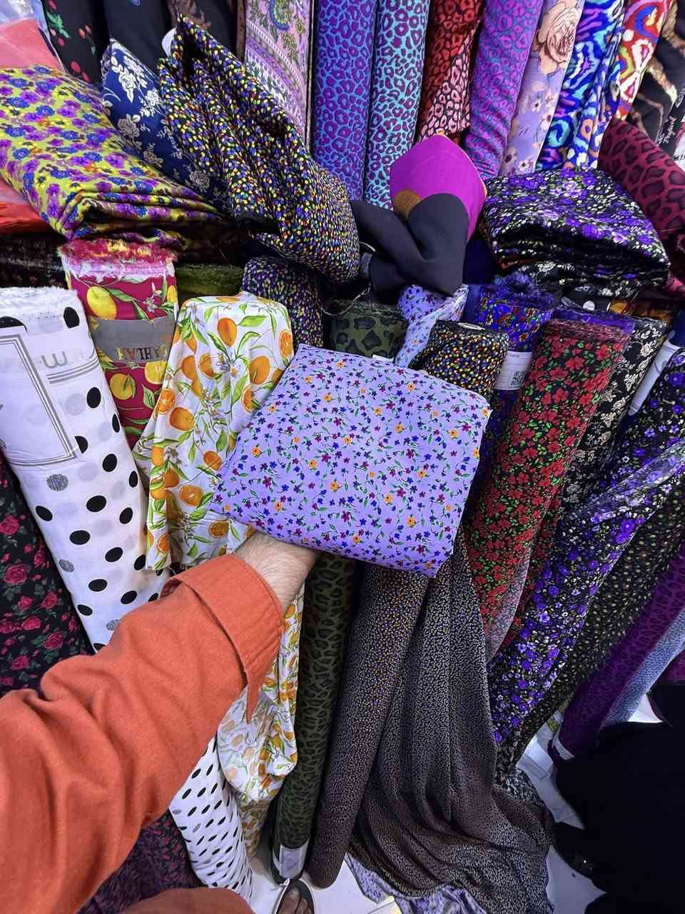 كشمير إيطالي جديد نقشات الموسم 100 شكل جديد 
سعر المتر 2 سعر القطعه مترين ونص 5 الاف 
متوفر توصيل داخل الديوانيه والمحافظات 📌


**إذا كنت صاحب هذا الإعلان وتريد حذفه لأي سبب، رجاءا أرسل رسالة إلى الدعم الفني**