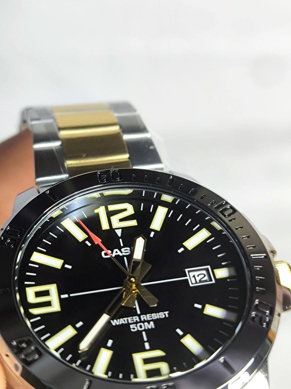 كاسيو Casio اصلي وكالة

تحفة فنية
مكينة كوارتز ياباني 
ميناء اسود فخم مميزة مزودة بمنفذ تاريخ 
اميال لامينوس 
زجاج سافاير ضد الخدش 
 مقاومة ماء حتى 50 متر
سير ستانلس ستيل عالي الجودة (Two colors)
القطعة مختمة بالكامل
🔴ضمان سنة وكالة

⚠️ملاحظة متوفر قطعة واحدة فقط 

السعر :- 99 الف ع اول تم 
السعر غير قابل للتفاوض 
للحجز والاستفسار يرجى مراسلة الصفحه


**إذا كنت صاحب هذا الإعلان وتريد حذفه لأي سبب، رجاءا أرسل رسالة إلى الدعم الفني**