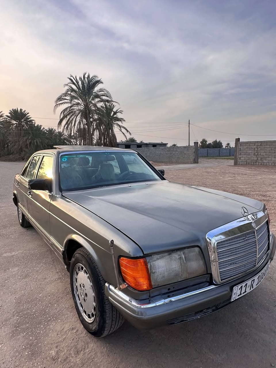 يالله السلام عليكم للبيع 
.مارسيدس جامبو SE300 
.موديل 1988 رقم بغداد انكليزي قواعد دبلات سليمه 
.محور كير ومحرك بطه 3000 بدون ديلكو  السياره بيها ترتيبات بسيطه
.السعر ٥٥ وبي مجالل وترهم مراوس حسب القناعة 
للاستفسار خاص او على الرقم ***********
