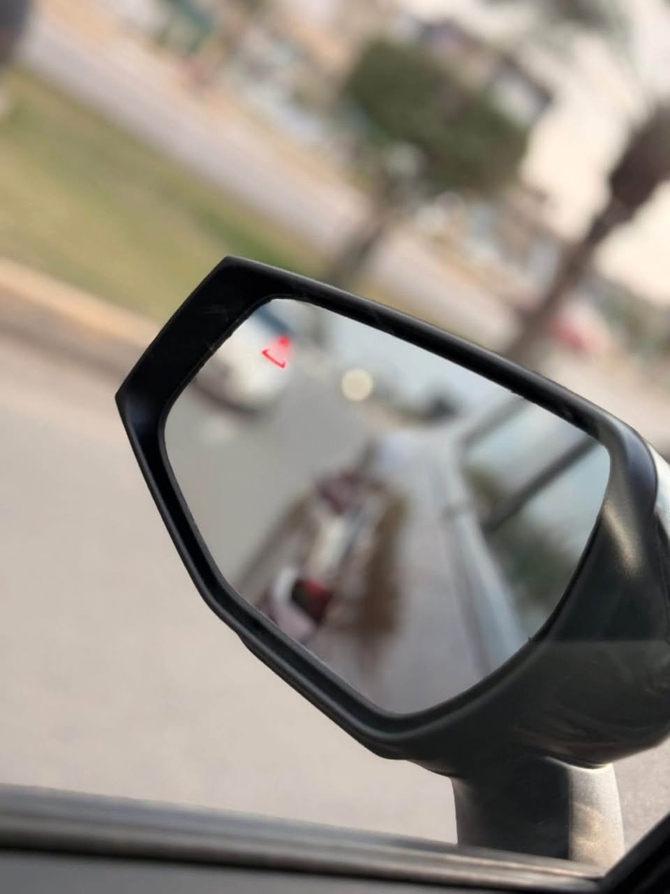 سلام عليكم سياره سبورتج البيع 
فول مواصفات سياره خير من الله 
بيها بارد بل جاملغ عكس السايق 
والسعر ١٨٥ 
الرقم
 ***********
المديل ٢٠٢٣
ملاحضه سياره حادثها غرق
