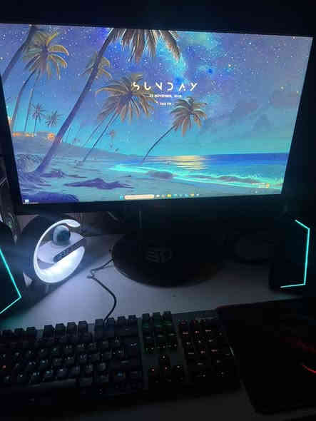 سلام عليكم ماتشتري لا توعد وما تجي 
تجميعه +شاشه +ماوس وكيبورد +سبيكر 
واصفاتها 
كارت الشاشه gtx1050ti
رامات16 G
المعالج من AMD RYZAN 5 4500
 WINDOWS 11 PRO
الشاشه 
Full hd 
144 هرتز 
حجمها 24
سعر 475 الف 
***********
