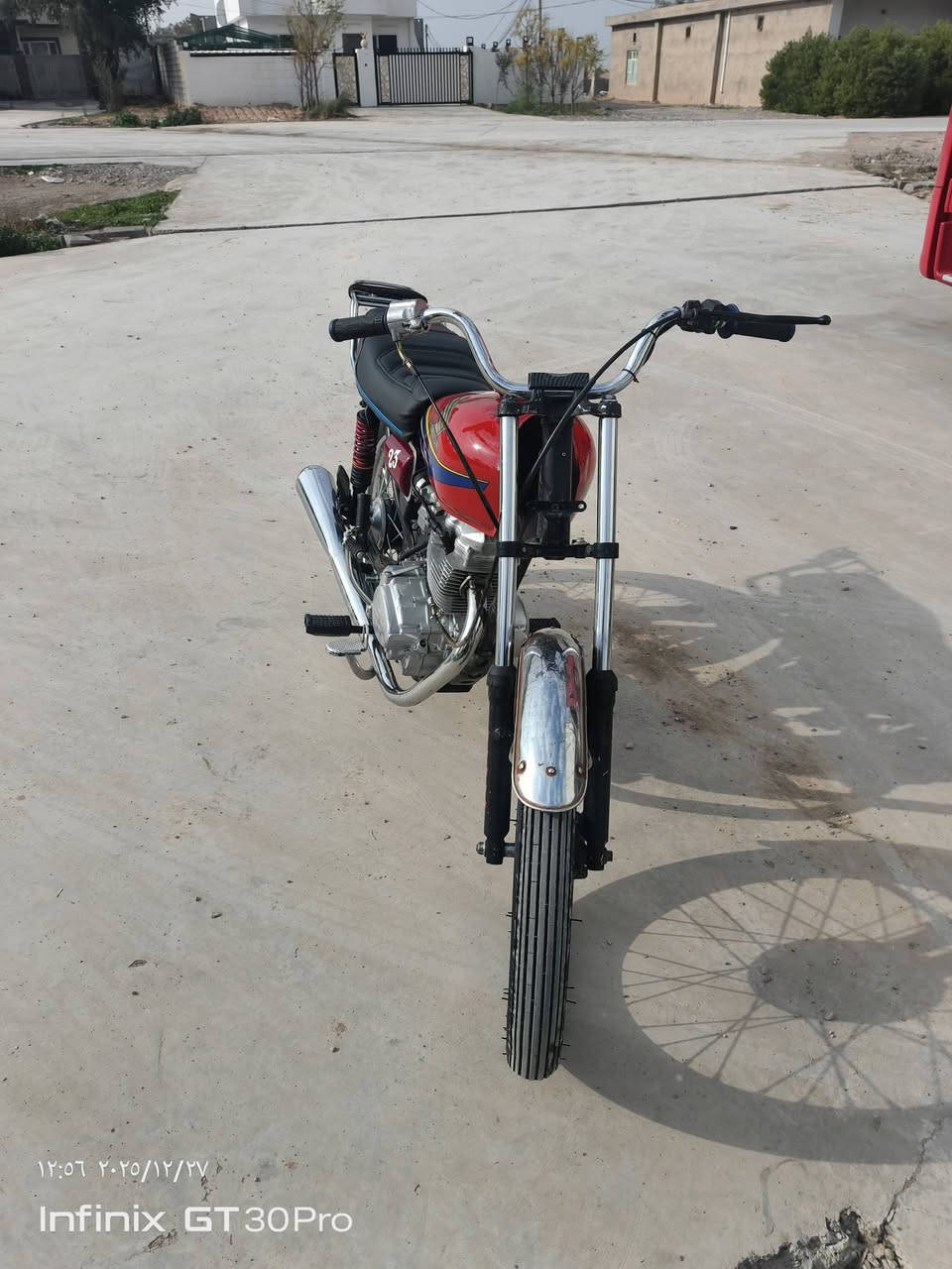 السلام عليكم دراجة نامي موديل 21  
الدراجة كلة جديد الدراجة شلعة ومعدل 
السعر 330 وبي مجال 
الرقم ***********
